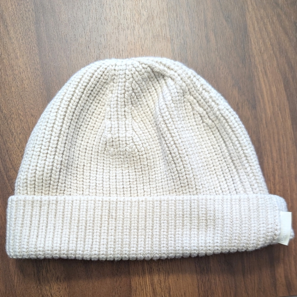 NWOT Lululemon Merino Wool Beanie size small